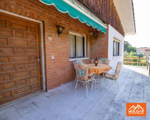 Xalet  Calle castillo simancas. Vive con estilo en este exclusivo chalet independiente en parque