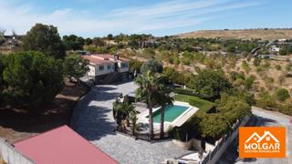 Xalet  Sisones. Chalet independiente con piscina, 5 dormitorios y excelentes cal