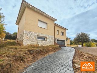 Chalet  Calle de giralda. Chalet independiente a estrenar con suelo radiante y aerotermia