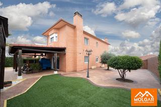 Chalet  Pintor antonio lopez. Chalet independiente de 5 dormitorios en galapagos