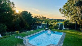 Xalet en Valdenuo Fernndez. Precioso chalet independiente con piscina en urbanizacin las de