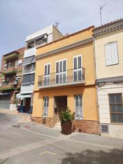 Casa a Plaça sant sebastià 3. Descubre esta impresionante casa de pueblo en rocafort