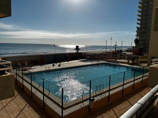 Apartament a Carrer de la mar 43. Apartamento con piscina para entrar en primera linea de playa