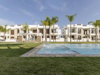 Casa a Calle calpe 1. Bungalows nuevos en los balcones en torrevieja