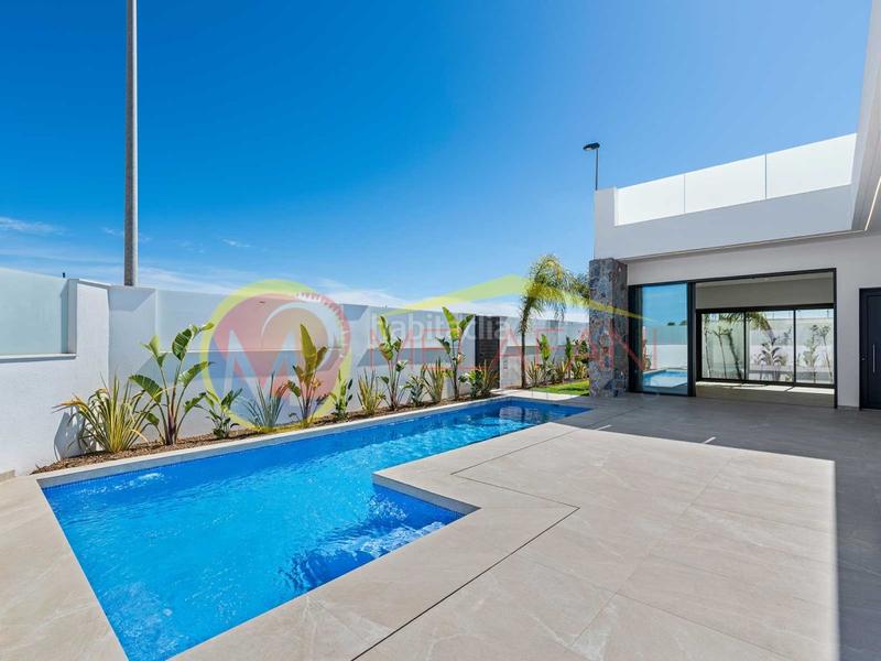 Foto 248fa800-c9d3-406b-a2c2-4417630122d9. Chalet mit parking pool in Santiago de La Ribera San Javier