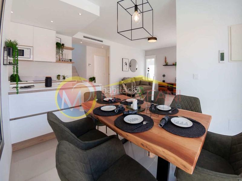 Foto ab90f11a-3400-4c81-890f-cd8a880936ac. Chalet con parcheggio piscina in Centro Alcázares (Los)