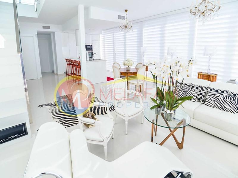 Foto a17e08e5-3fb2-48e9-9be2-54c84a25dcb9. Chalet mit parking pool in Monte y Mar Santa Pola