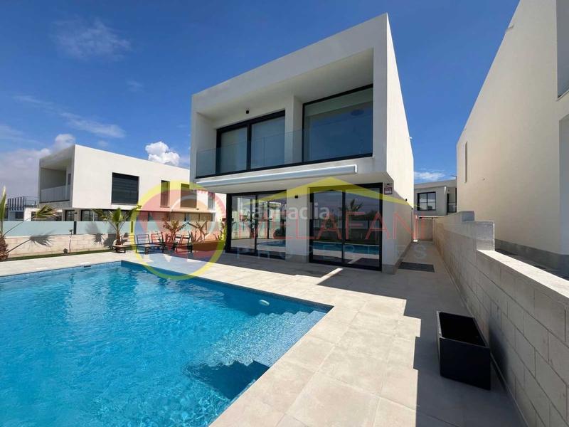 Foto bedd174b-d250-48c0-a2c4-d08b16e036b1. Chalet mit parking pool in Monte y Mar Santa Pola