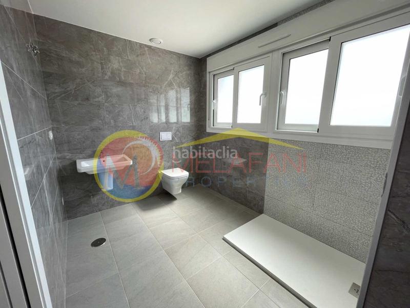 Foto f140a828-769a-4096-91c1-0e86259a9299. Chalet mit parking pool in Monte y Mar Santa Pola