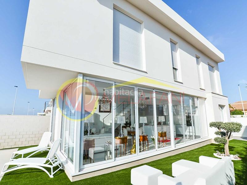 Foto feed93e4-5ac8-47eb-8617-6421a23670dc. Chalet mit parking pool in Monte y Mar Santa Pola