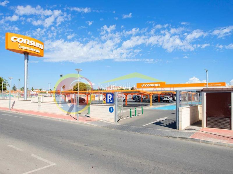 Foto 537cfad1-0d53-4f92-8679-064cb94fba28. Chalet with parking pool in Aguas Nuevas Torrevieja