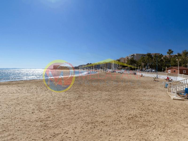 Foto b5269aa1-c546-4b12-8bc3-291d49f2b372. Chalet with parking pool in Aguas Nuevas Torrevieja