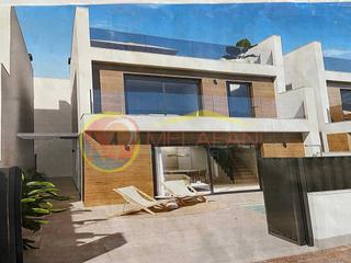Chalet  N/a. Amplios espacios y comfort