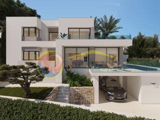 Chalet  N/a. Espaciosa villa orientada al mediterráneo