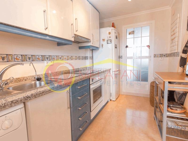 Foto 18509152-4b89-4fdf-a25a-62cd89e32eaf. Reihenhaus mit parking in Puerto Marino Santa Pola