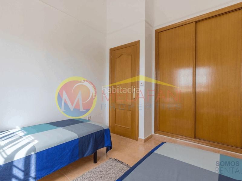 Foto 3523bb41-af3e-4b8b-a6d4-018aa2a2b847. Reihenhaus mit parking in Puerto Marino Santa Pola