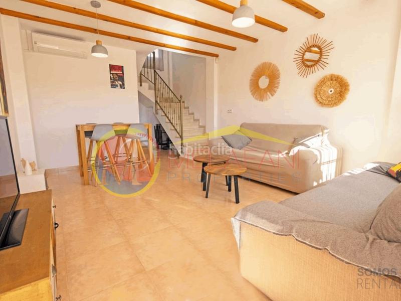 Foto f50ae9bf-02ae-4d76-bad4-e1680c73af8d. Reihenhaus mit parking in Puerto Marino Santa Pola