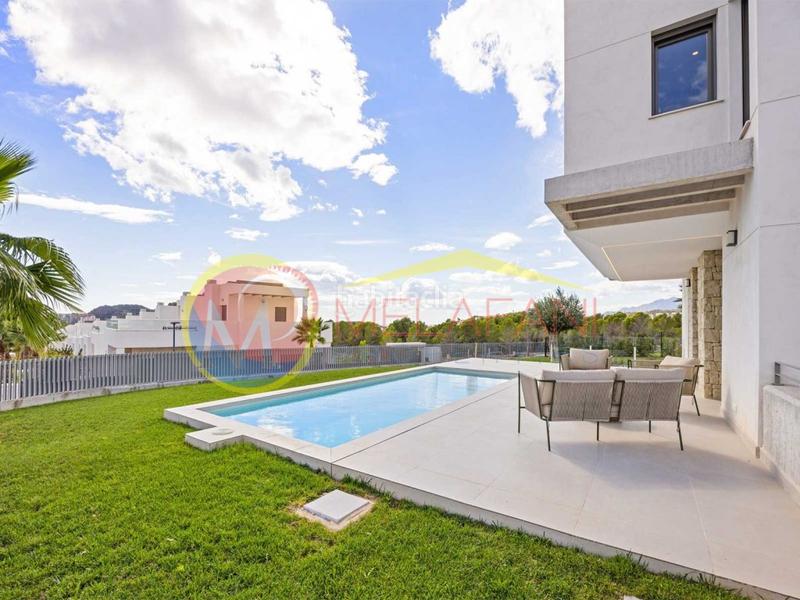 Foto 5942be94-3355-44f4-ab10-4821aa4fd672. Chalet con parcheggio piscina in Golf Bahía Finestrat