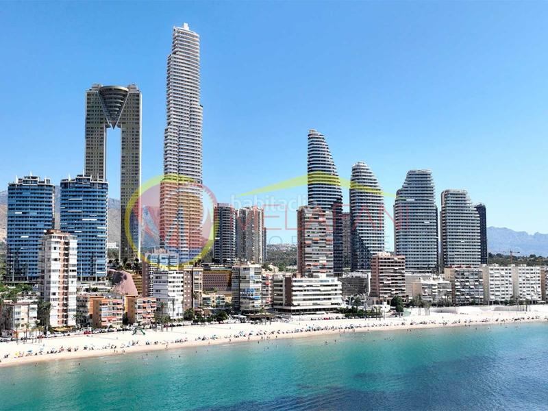 Foto 80ee3537-1174-4218-8c3c-45fb8e6793fb. Apartament amb piscina a Playa Poniente Benidorm