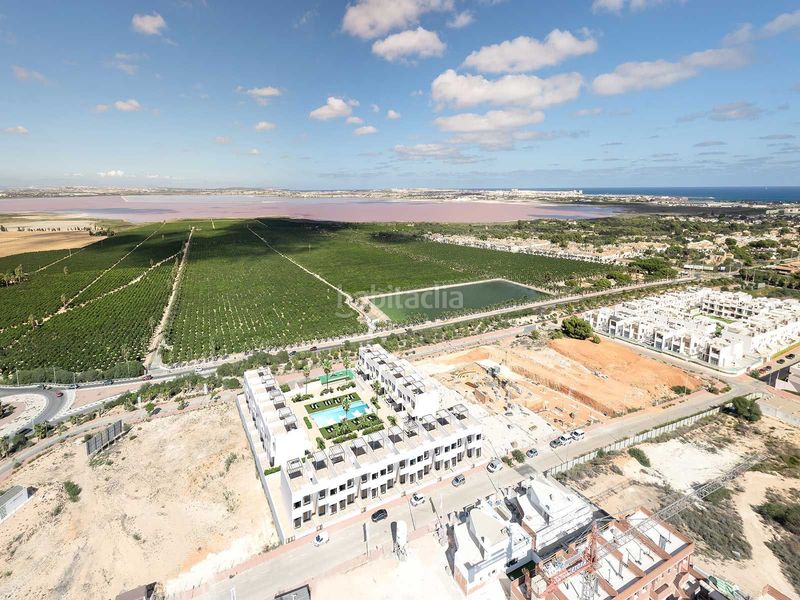 Foto 6e9ab74e-51e8-454f-9355-59707a511090. Casa amb calefacció piscina a Parque Acuático - Sector 25 Torrevieja