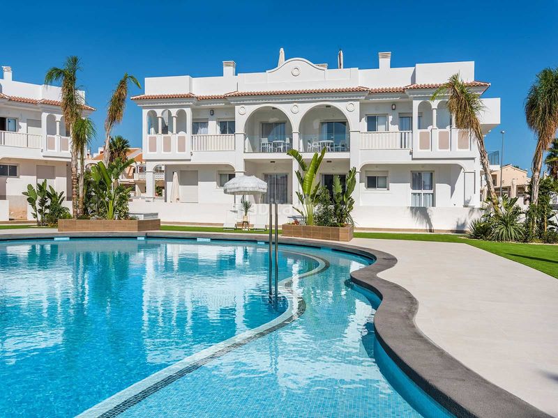 Foto 833d4eb2-76d9-4742-a9ea-0a14ff75afe0. Apartament amb piscina a Rojales