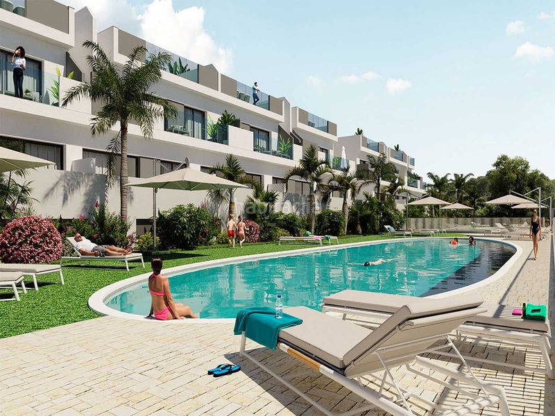 Foto c2b5c53d-02fb-4a5f-95bb-09579e52b745. Casa amb piscina a Parque Acuático - Sector 25 Torrevieja