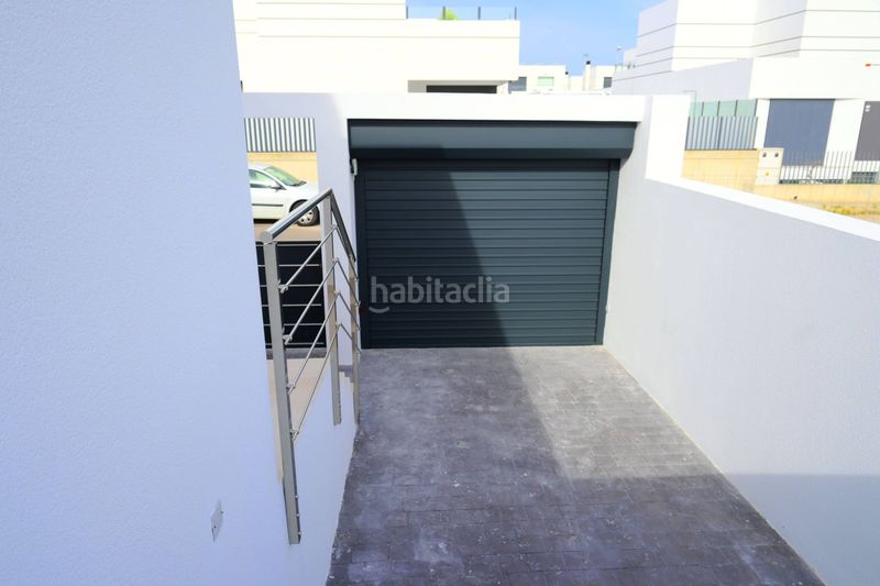 Foto b4c32b6b-5dfd-4b41-aa5b-de44769f458f. Chalet en calle pascual saura beltran 5 fantásticas villas en tranquila ubicación en Dolores