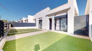 Xalet  Calle calle josé maría olazábal. Villa en planta baja semiadosada en lo romero golf, pilar de la