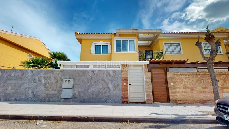 Foto 099db6c2-dc5c-4f25-a82f-cfa991b5d6e8. Casa adosada dúplex en esquina en El Mojón, a solo dos pasos de la playa de las higuericas en Pilar de la Horadada