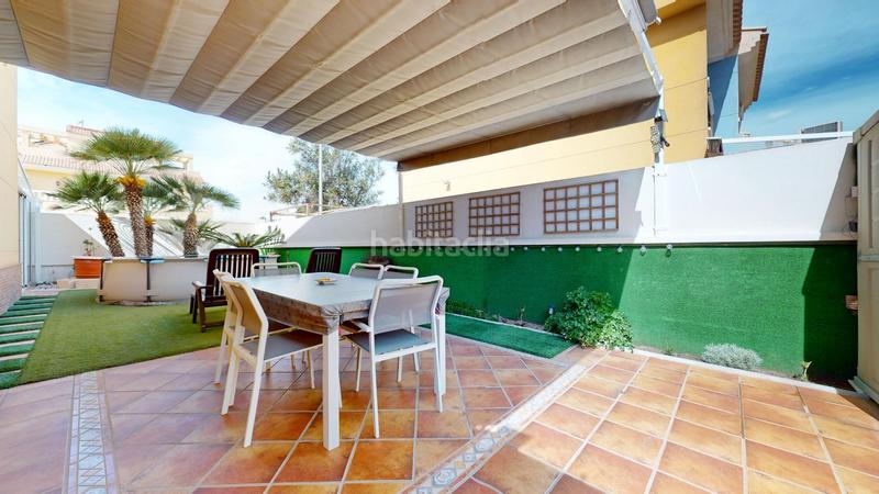 Foto 80653875-8e41-4e72-8ad7-af92c49c8778. Casa adosada dúplex en esquina en El Mojón, a solo dos pasos de la playa de las higuericas en Pilar de la Horadada