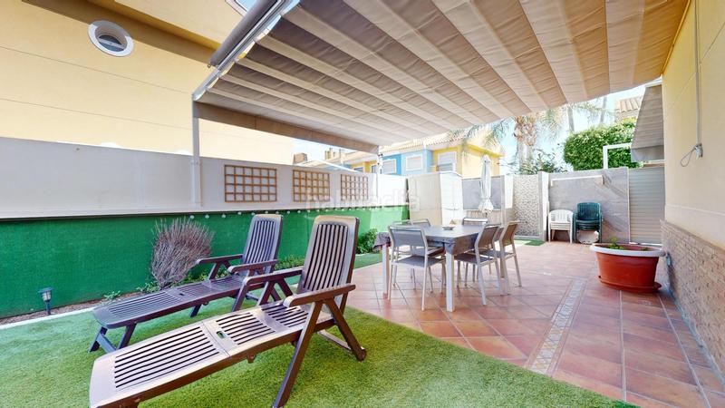 Foto 96c077ba-6480-4f1a-9b6d-2e35699f311e. Casa adosada dúplex en esquina en El Mojón, a solo dos pasos de la playa de las higuericas en Pilar de la Horadada