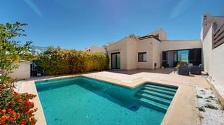Casa adossada  Calle de la peña. Se vende villa con jardín y piscina privada en corvera country c