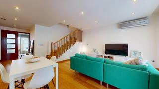 Maison jumelée  Granada. Vivienda de 3 dormitorios  1, piscina, garaje y solarium en pila