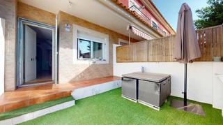 Maison  Calle de la paz. Dúplex con piscina comunitaria en pilar de la horadada