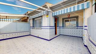 Maison jumelée  Calle de las palmas. Planta baja independiente terraza y patio en zona residencial  l