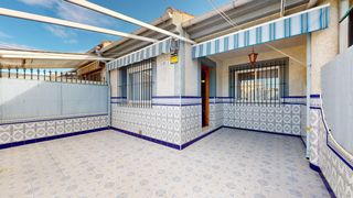 Reihenhaus  Calle de las palmas. Planta baja independiente terraza y patio en zona residencial  l
