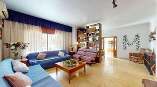 House  Avenida del mediterráneo. Amplia vivienda unifamiliar en el centro de san pedro del pinata