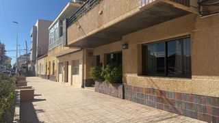 Casa  Calle del mediterráneo. Amplia vivienda unifamiliar en el centro de san pedro del pinata