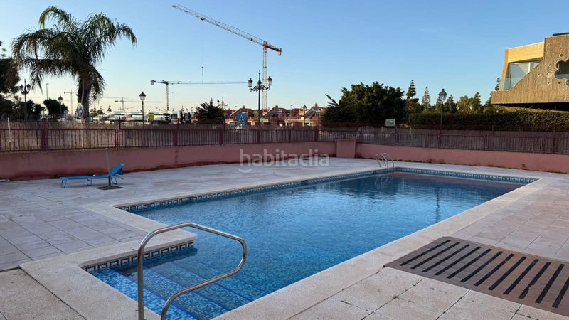 Foto 0b548c6b-280e-4f1c-a970-8190ba4bd911. Casa espléndido dúplex con piscina comunitaria en los alcázares en Alcázares (Los)