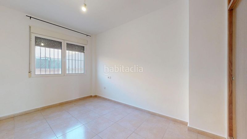 Foto f0053667-8d44-45b8-85d4-49d3d46bf8a4. Casa espléndido dúplex con piscina comunitaria en los alcázares en Alcázares (Los)