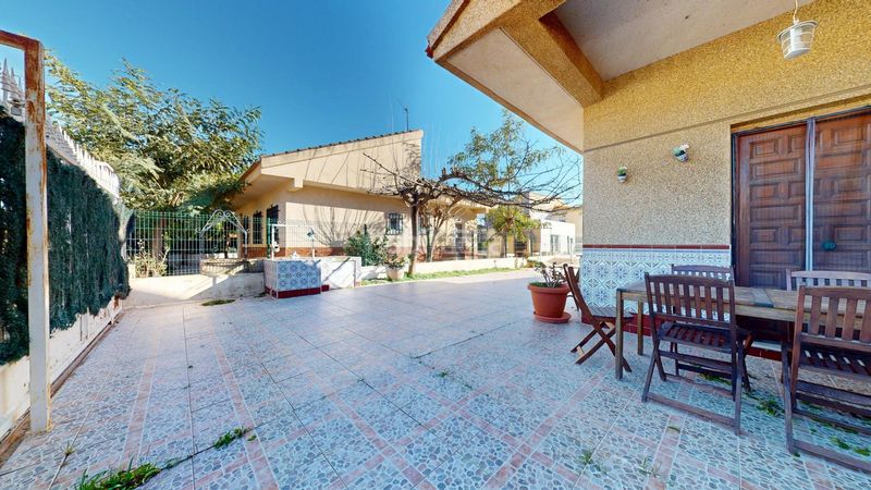 Foto 8180e8f4-d6ec-4ec3-8495-335d126d6e33. Casa fantástica planta baja independiente con piscina privada en parcela de 470 m2 en bahía bella alcázares en Cartagena