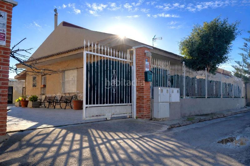 Foto c960a52e-0b2b-42e7-99a1-602cd41aeebf. Casa fantástica planta baja independiente con piscina privada en parcela de 470 m2 en bahía bella alcázares en Cartagena