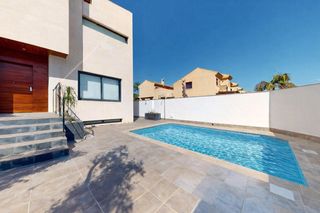 Chalet  Pegaso. Villa de lujo en pilar de la horadada con piscina privada, solár