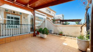 Casa adossada  Calle lisboa. Un d�plex para disfrutar todo el a�o jard�n, terrazas y patio so