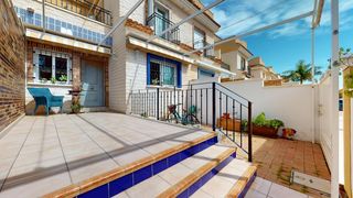 Semi detached house  Calle margarita. Encantador dúplex con solárium a pocos minutos de la playa de la