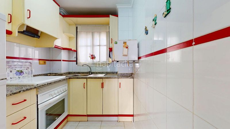 Foto 9610a81b-1c2e-4bd8-ad66-5c2f8f6479d9. Apartament amb aparcament piscina a Punta Prima Orihuela