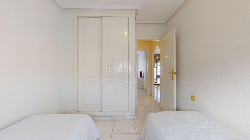 Foto bac7a36c-1162-450b-a363-2efe3ddccd7f. Apartament amb aparcament piscina a Punta Prima Orihuela