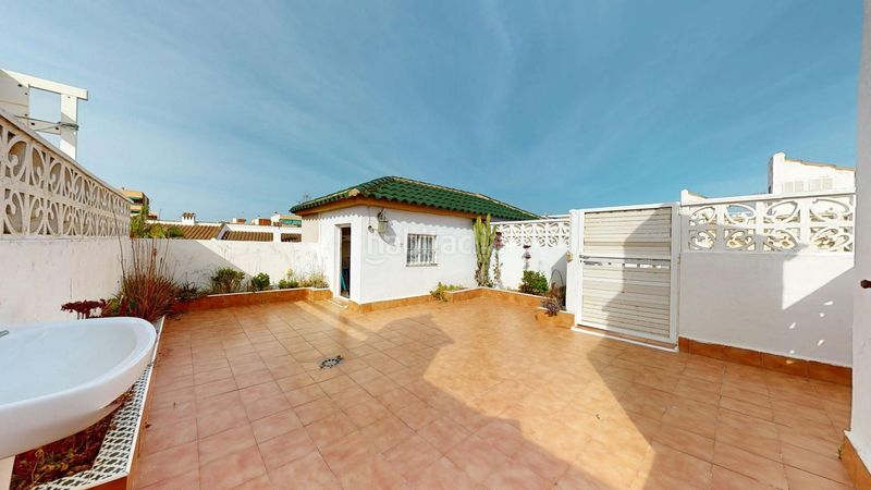 Foto d0ec7f63-8634-4b9c-abb9-a0e6f73de2dc. Apartament amb aparcament piscina a Punta Prima Orihuela