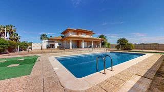Chalet  Calle rio duero. Espectacular villa con finca de 5.000 m2 en san pedro del pinata