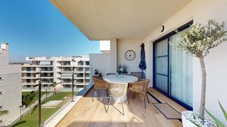 Piccolo appartamento  Calle luxemburgo (euro-roda). Exclusivo ático orientado al sur con solárium de 93 m2, jacuzzi,